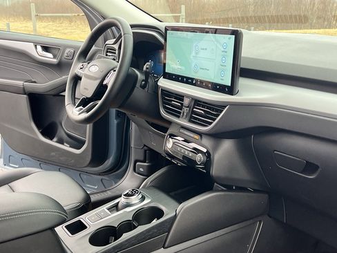 Used 2025 Ford Escape Platinum image 27