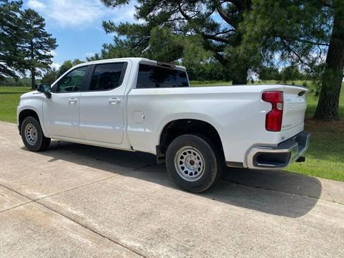 Used 2019 Chevrolet Silverado 1500 LT w/ Remote Start Package AWD/4WD image 7