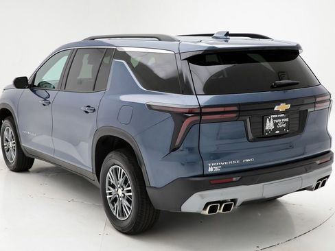 Used 2025 Chevrolet Traverse LT image 7