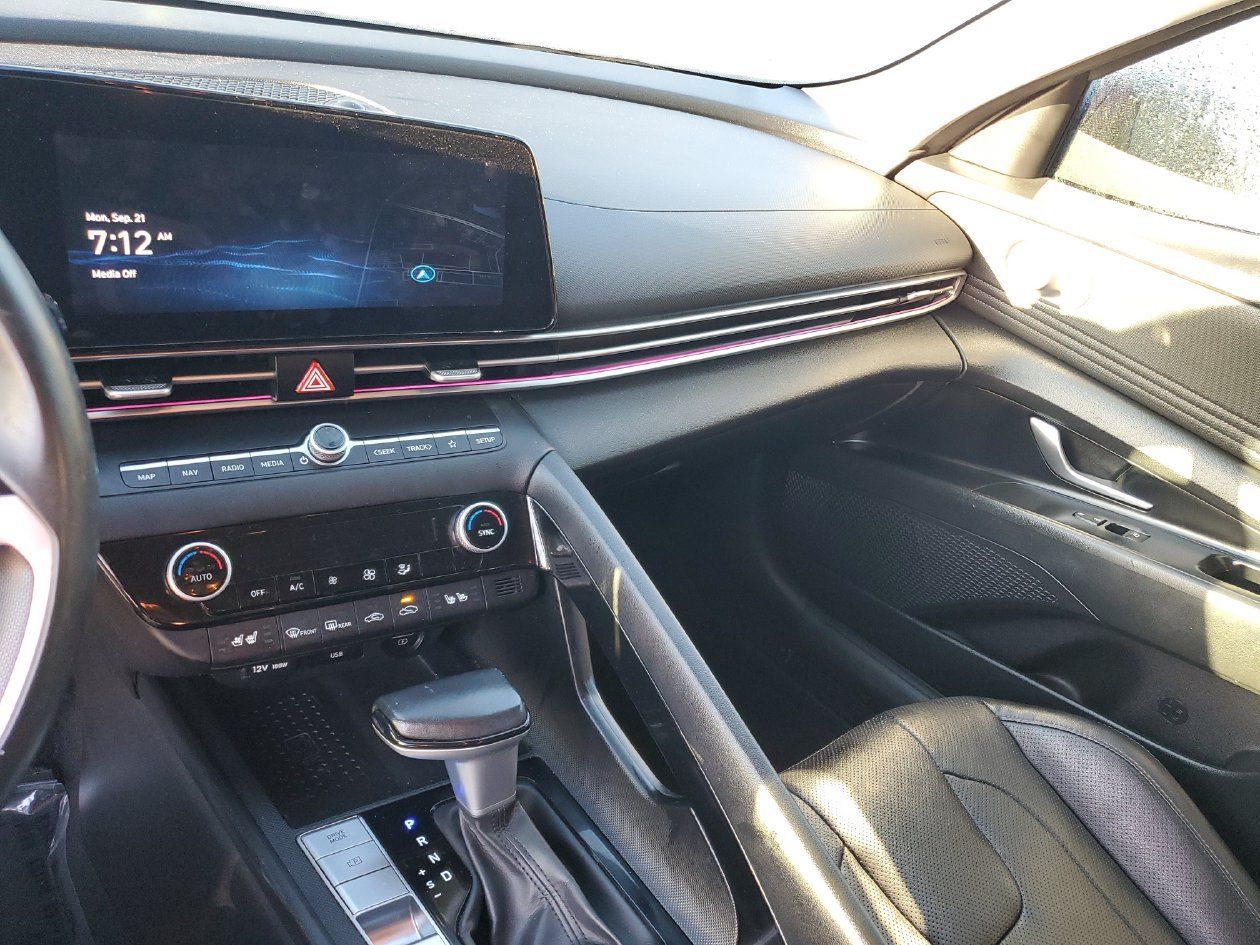 Used 2023 Hyundai Elantra Limited FWD image 27