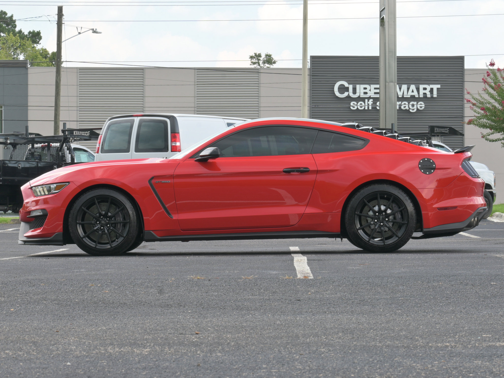 Used 2016 Ford Mustang Shelby GT350 w/ Track Package RWD image 7