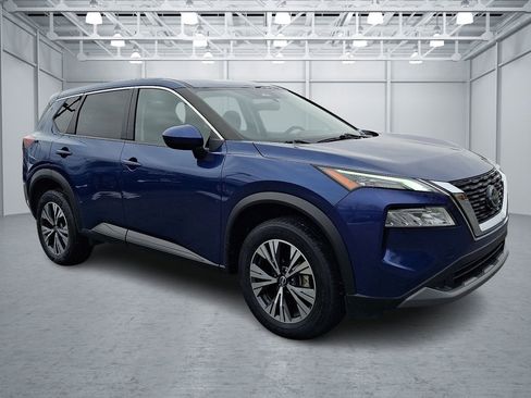 Used 2023 Nissan Rogue SV image 7