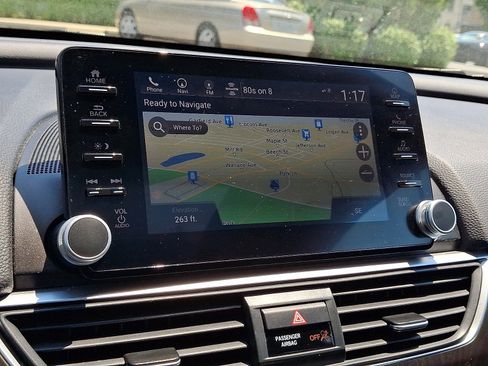 Used 2018 Honda Accord Touring image 17
