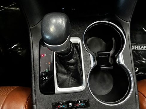 Used 2019 Toyota Highlander Limited FWD image 26