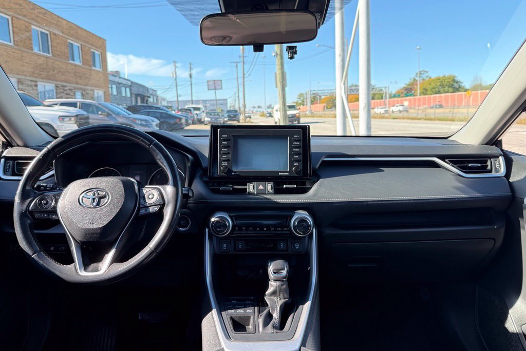 Used 2021 Toyota RAV4 XLE Premium AWD/4WD image 24