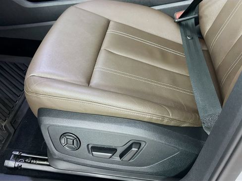 Used 2024 Audi Q4 e-tron Premium Plus w/ Premium Plus AWD/4WD image 9