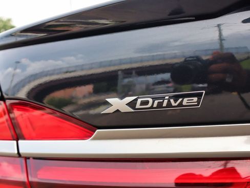 Used 2018 BMW M760i xDrive w/ Luxury Rear Seating Package AWD/4WD image 87
