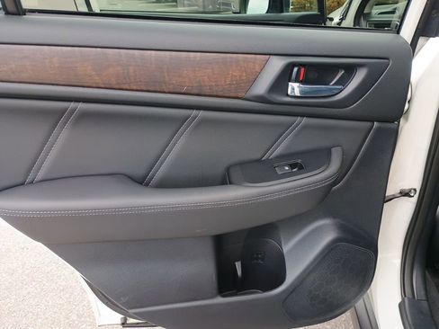 Used 2019 Subaru Outback 2.5i Limited w/ Popular Package #2 AWD/4WD image 15