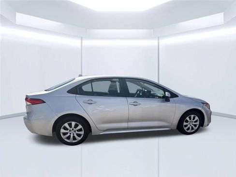 Used 2023 Toyota Corolla LE FWD image 12