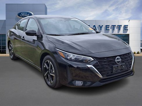 Used 2024 Nissan Sentra SV image 1