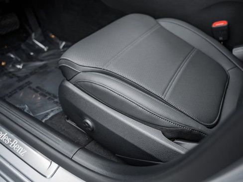 New 2025 Mercedes-Benz C 300 4MATIC Sedan image 33