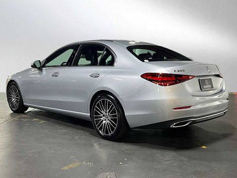Used 2025 Mercedes-Benz C 300 4MATIC Sedan image 3
