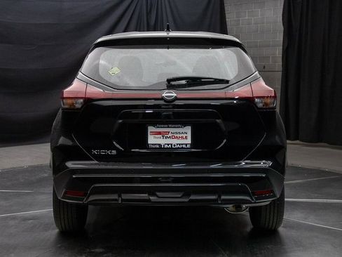 New 2025 Nissan Kicks Play S image 11