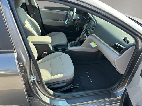 Used 2019 Hyundai Elantra SE FWD image 10