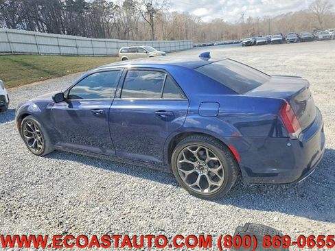 Used 2015 Chrysler 300 S RWD image 4