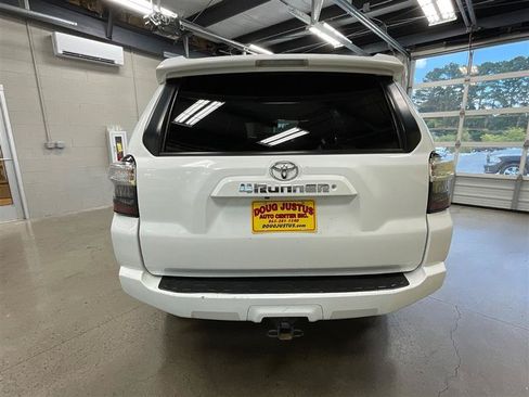 Used 2018 Toyota 4Runner SR5 RWD image 4