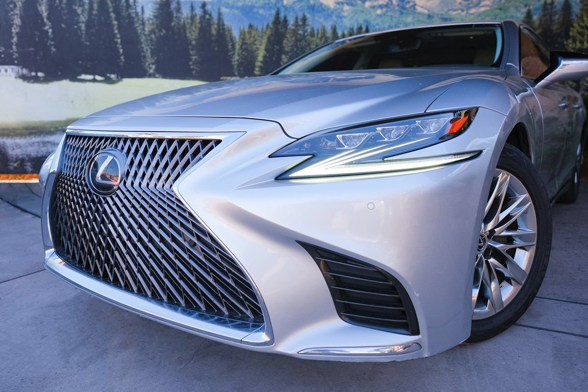 Used 2018 Lexus LS 500 w/ Accessory Package (Z2) RWD image 7
