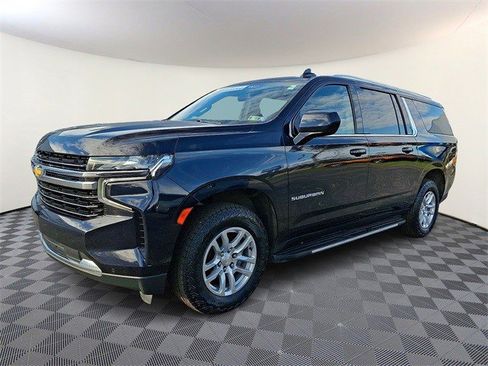 Certified 2023 Chevrolet Suburban LT image 3