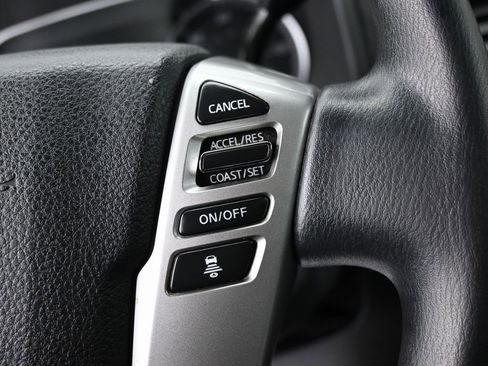 Used 2023 Nissan Titan SV image 17