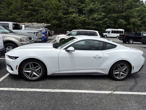 Used 2024 Ford Mustang Coupe RWD image 15