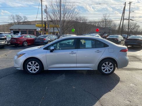 Used 2024 Toyota Corolla LE image 9