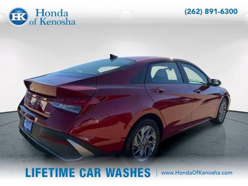 Used 2024 Hyundai Elantra Blue image 6