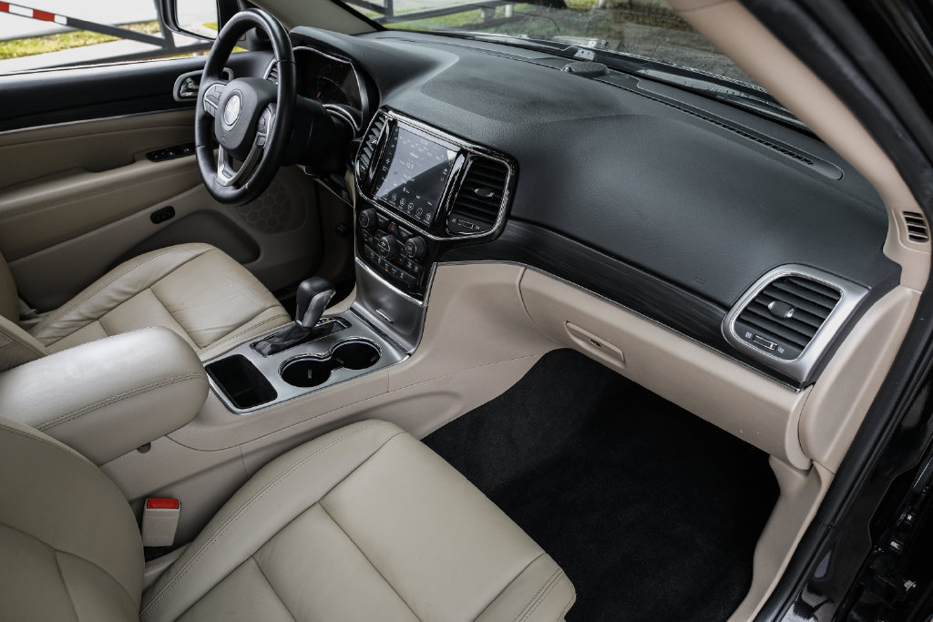 Used 2022 Jeep Grand Cherokee Limited w/ Tech Group RWD image 24
