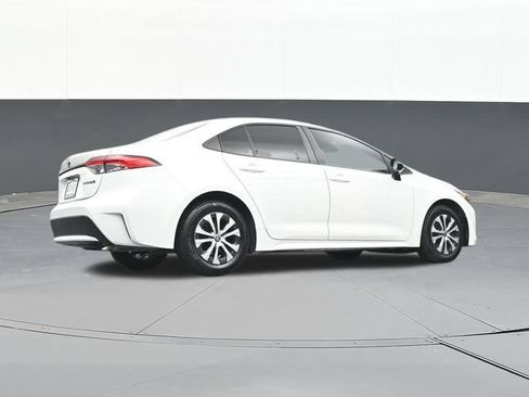Used 2022 Toyota Corolla LE FWD image 45