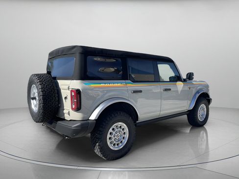 New 2025 Ford Bronco Badlands image 3