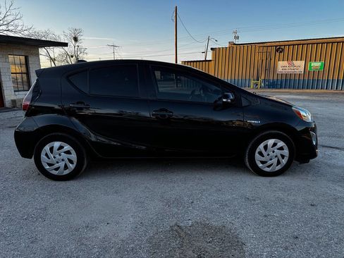 Used 2016 Toyota Prius C Two image 13