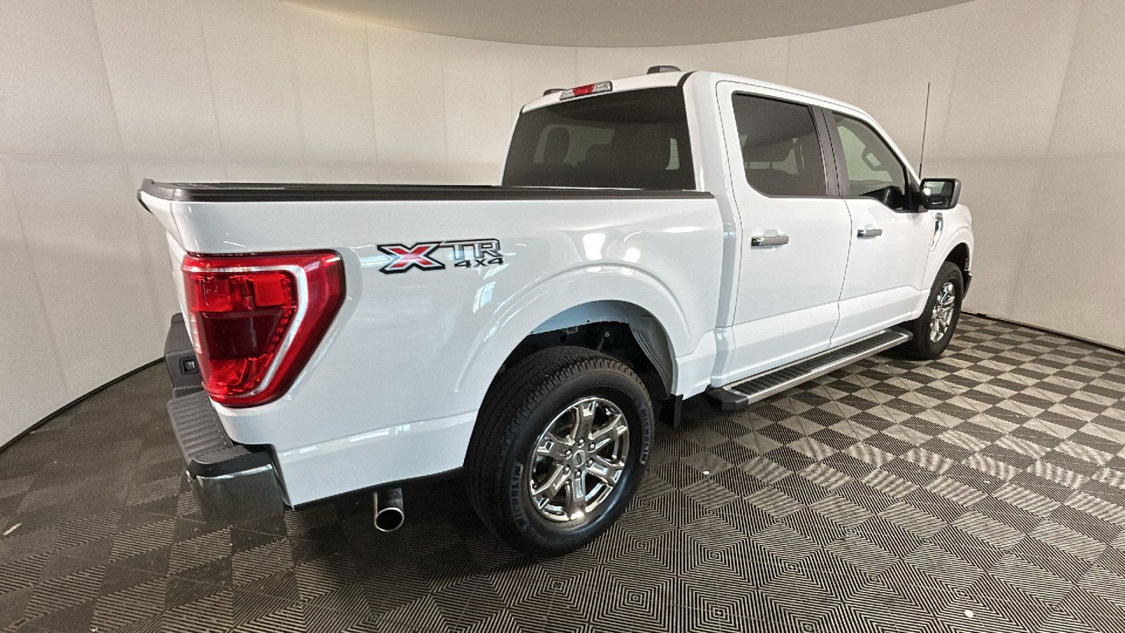Used 2023 Ford F150 XLT w/ XTR Package AWD/4WD image 3