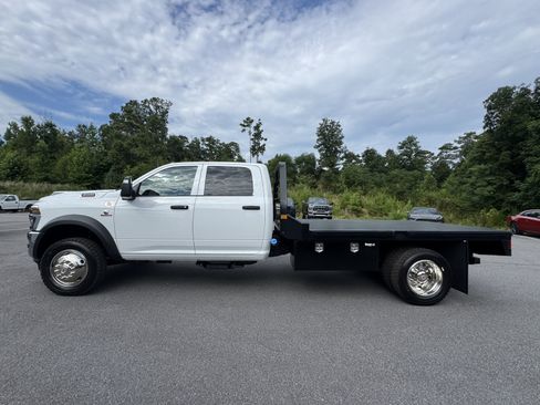 New 2026 RAM 4500 Tradesman w/ Chrome Appearance Group AWD/4WD image 8
