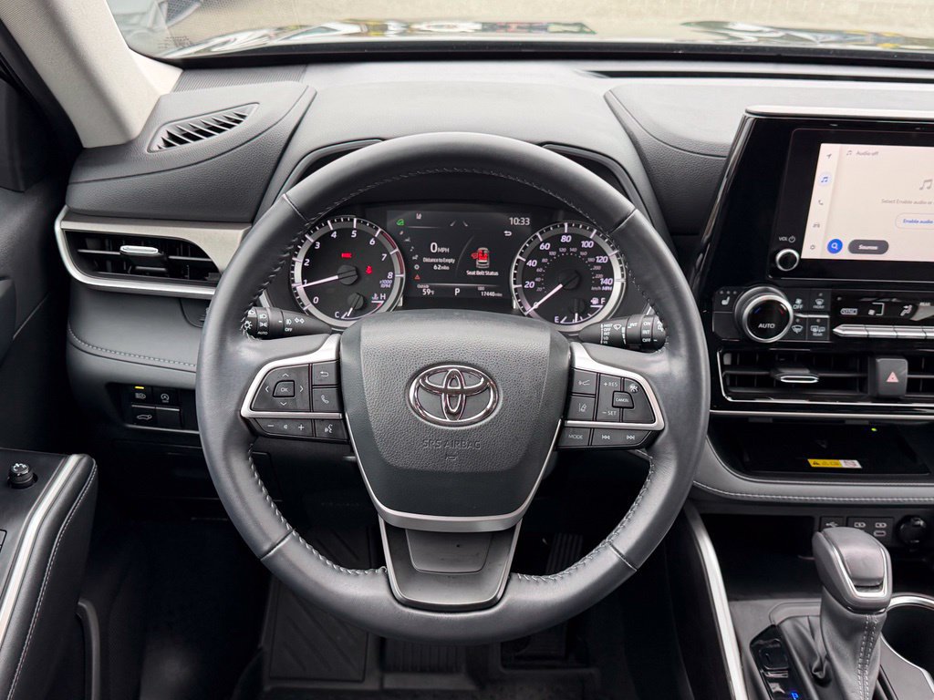 Used 2023 Toyota Highlander XLE AWD/4WD image 24