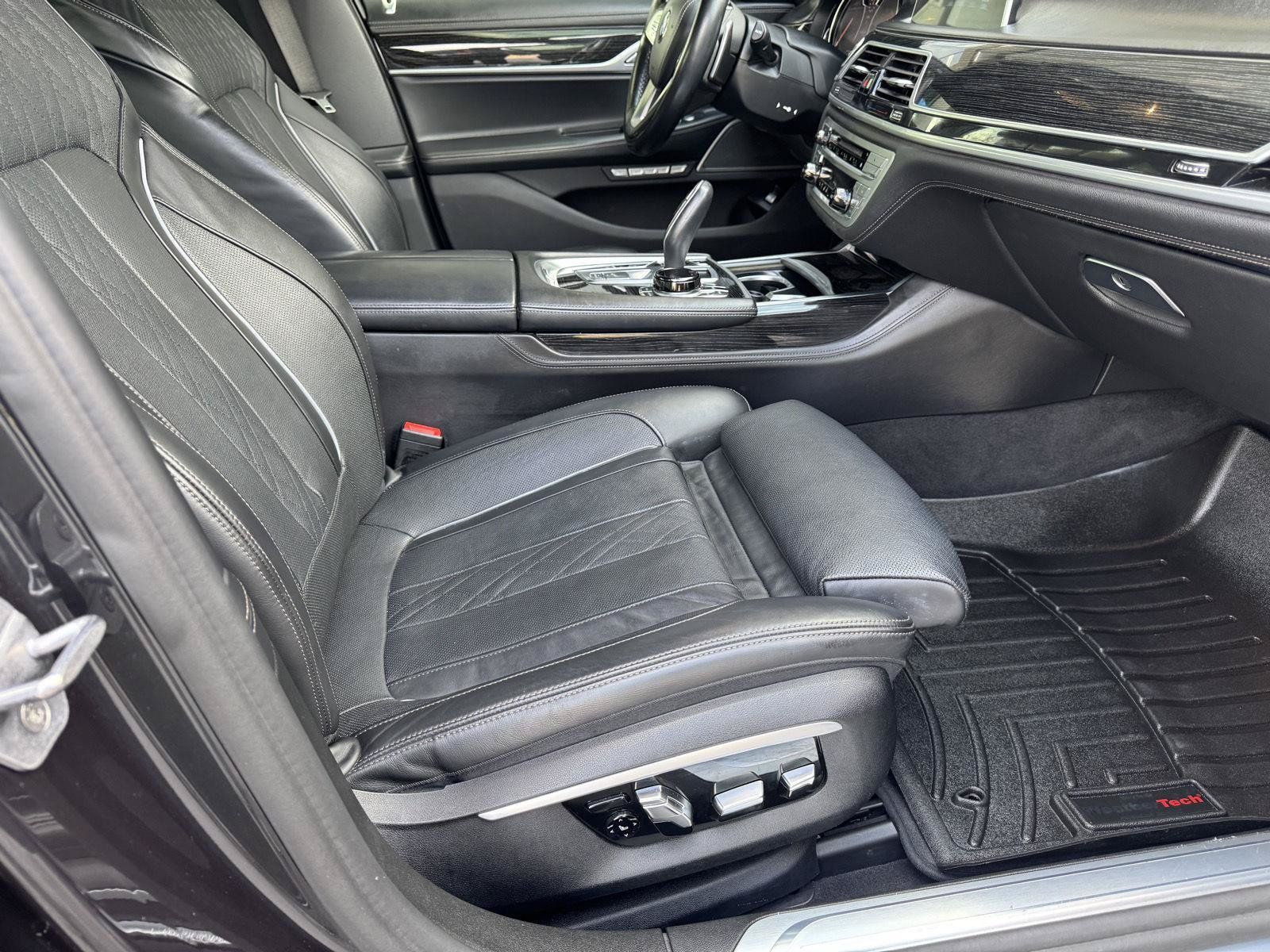 Used 2016 BMW 750i xDrive AWD/4WD image 19
