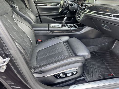 Used 2016 BMW 750i xDrive image 19