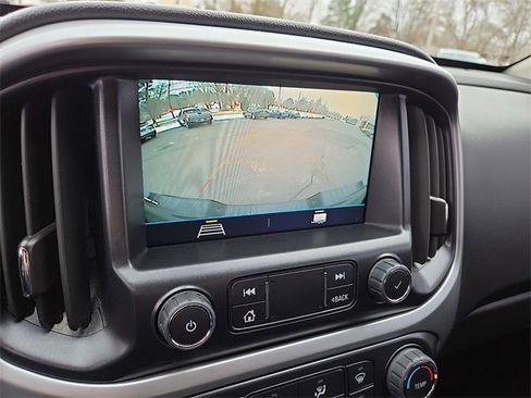 Used 2022 Chevrolet Colorado LT w/ LT Convenience Package image 18