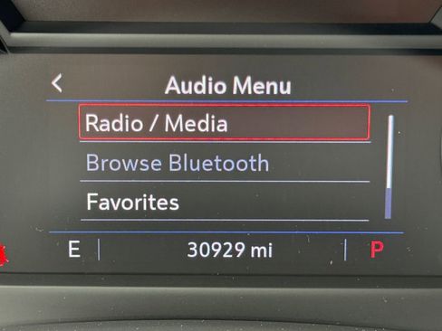 Used 2019 Cadillac XT4 Luxury w/ Cold Weather Package FWD image 13