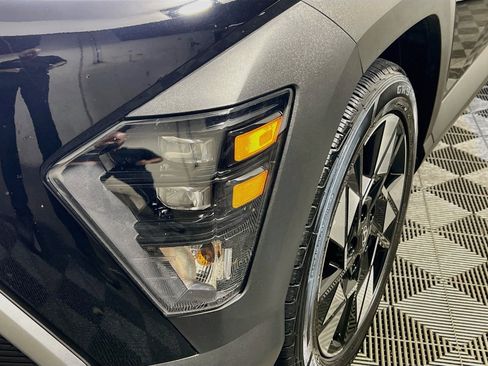 Used 2025 Hyundai Kona SEL FWD image 11
