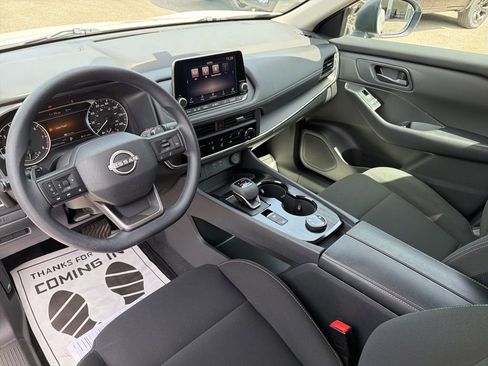 Used 2025 Nissan Rogue S AWD/4WD image 24