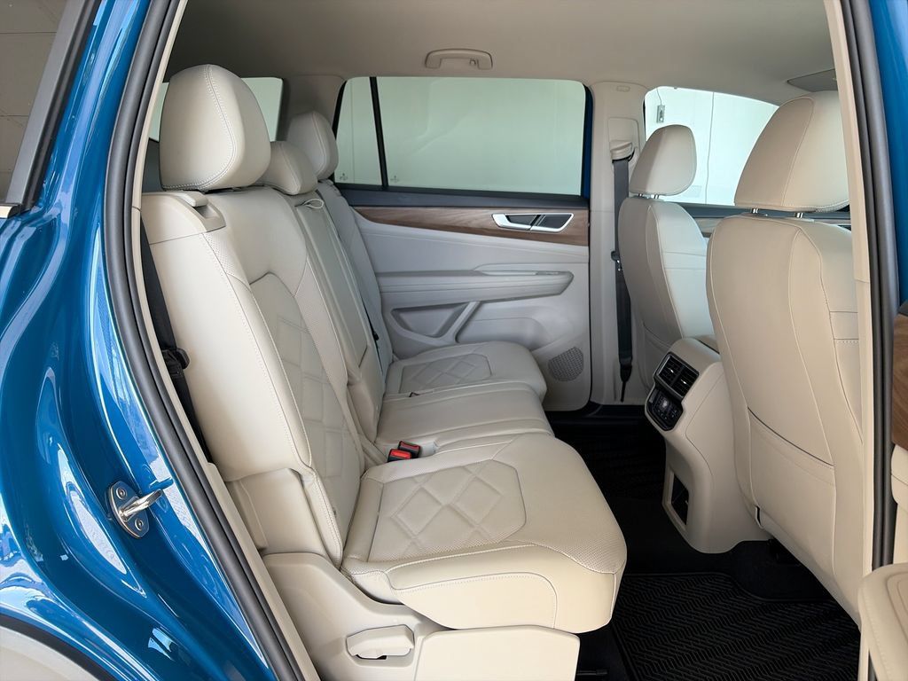 Certified 2026 Volkswagen Atlas SE FWD image 32
