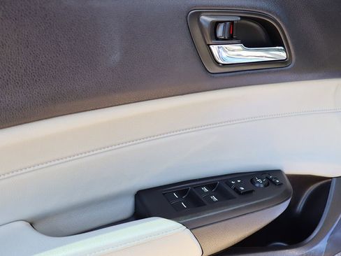 Used 2017 Acura ILX FWD image 37