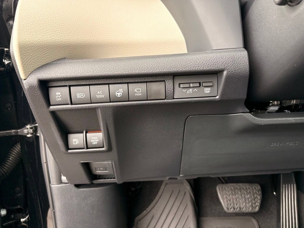 Used 2026 Toyota Sienna Platinum AWD/4WD image 21