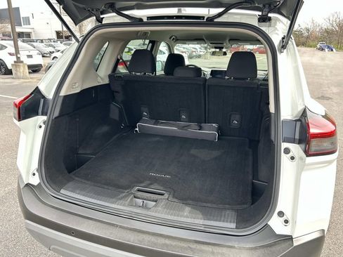Used 2023 Nissan Rogue S image 13
