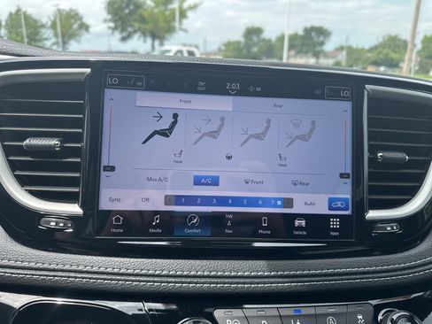 New 2025 Chrysler Pacifica Select w/ Uconnect Theater Family Group image 70