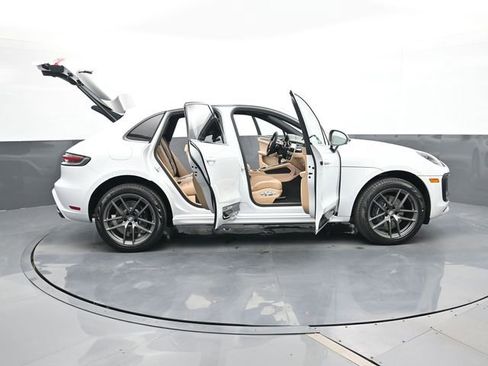 New 2026 Porsche Macan Turbo image 34