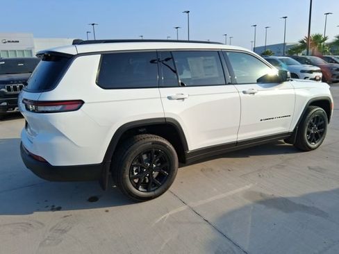 New 2026 Jeep Grand Cherokee L 2WD image 7