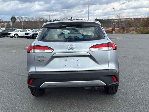 Used 2022 Toyota Corolla Cross L image 8