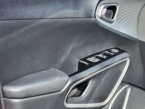 Certified 2025 Kia Soul S image 21