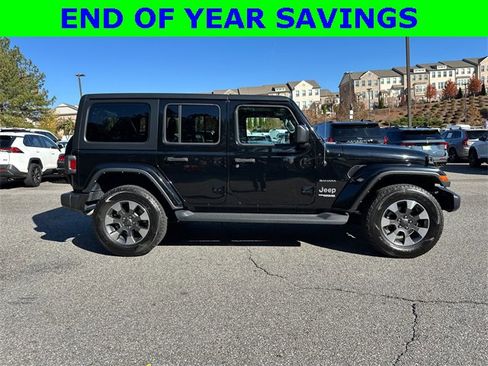 Used 2022 Jeep Wrangler Unlimited Sahara w/ Cold Weather Group image 8