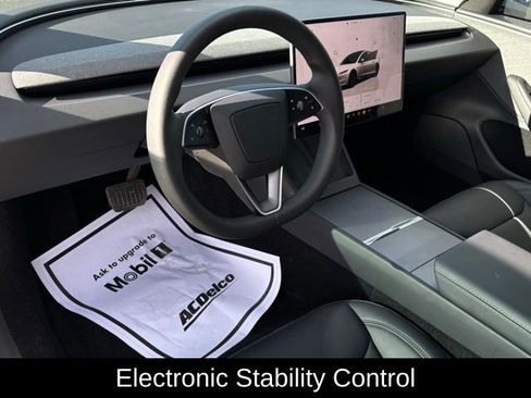 Used 2025 Tesla Model 3 Long Range image 10